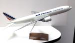 Maquette avion Boeing 777-F Air France 64 cm