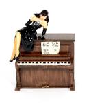 Pixi 5445 Berthet Pin-up Dottie au piano