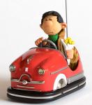 Gaston dans l'auto-tamponneuse